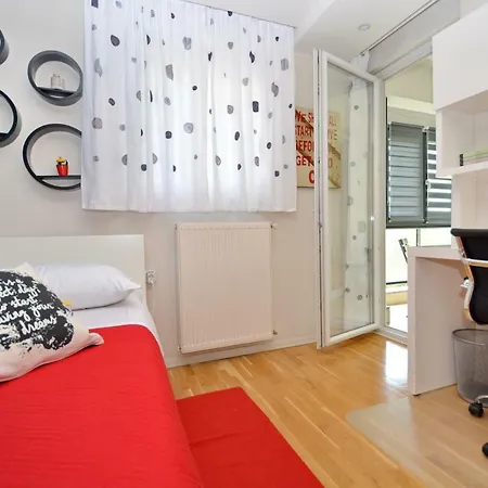 Apartment Spacious Premium Lipotica With Oldtown View - Have A Memorable *