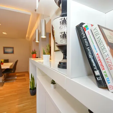 Spacious Premium Lipotica With Oldtown View - Have A Memorable Appartement *