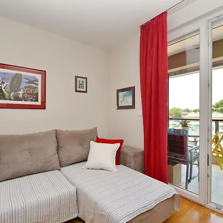 Spacious Premium Lipotica With Oldtown View - Have A Memorable