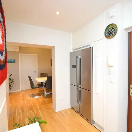 Spacious Premium Lipotica With Oldtown View - Have A Memorable