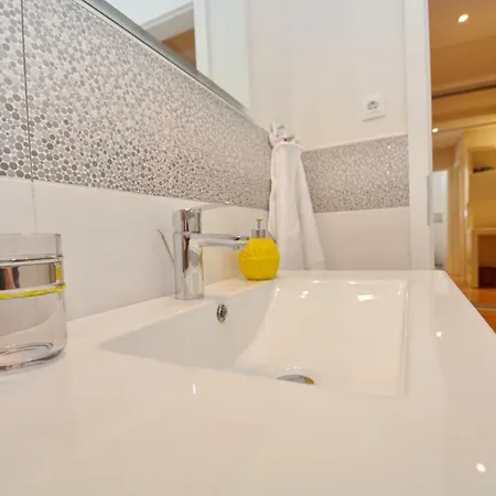 Spacious Premium Lipotica With Oldtown View - Have A Memorable *