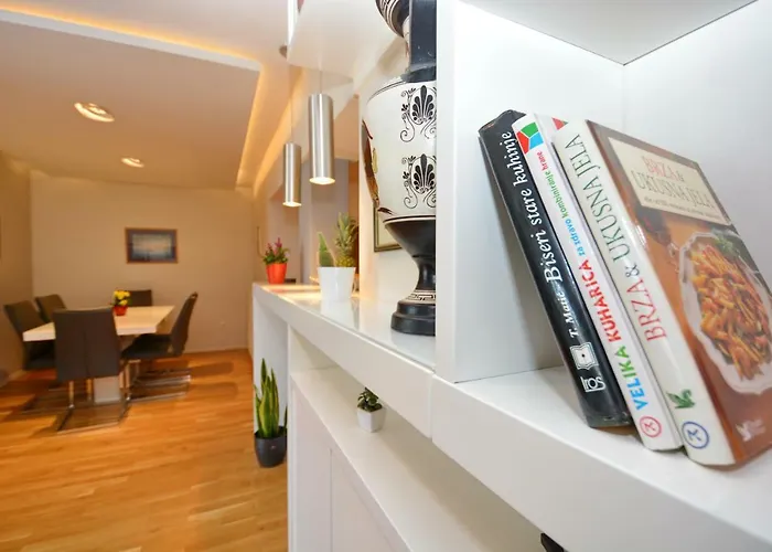 Old Town Sea View Premium Apartment Lipotica Parking Included Appartement *